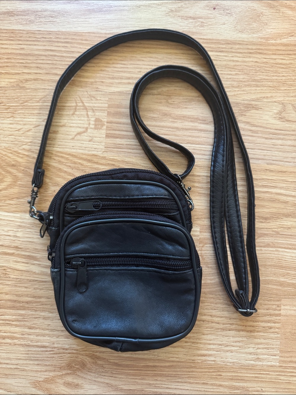 Mini Leather Crossbody Travel Pouch 🔅